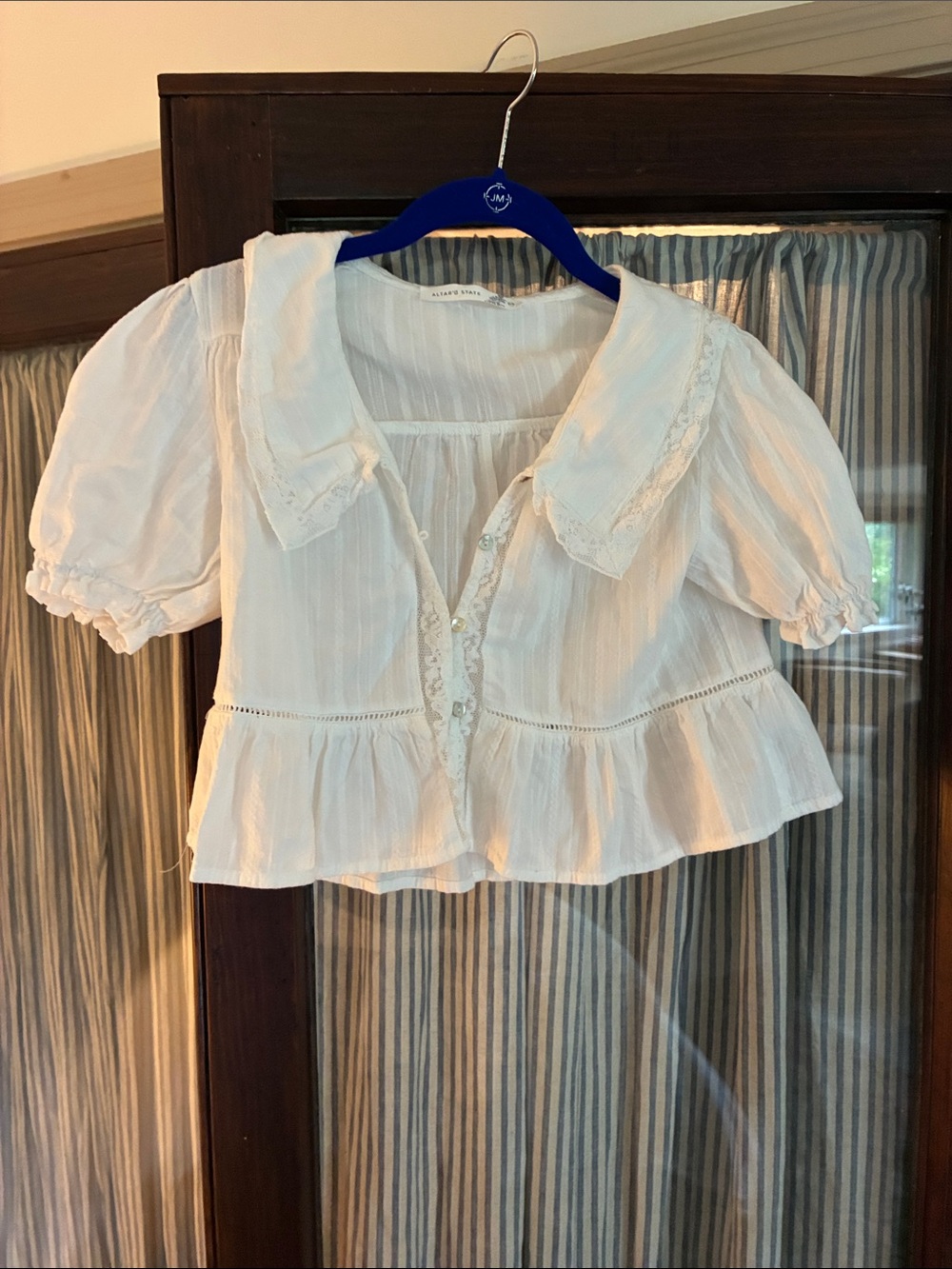 Altar'd State White Ruffled Button-Front Puff Sleeve Blouse